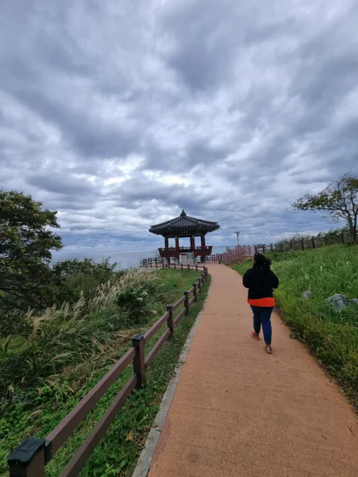 trail to Mangyangjeong Pavilion pitstop in Uljin Korea