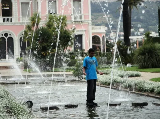 Malik, Kamren, South France, musical fountain