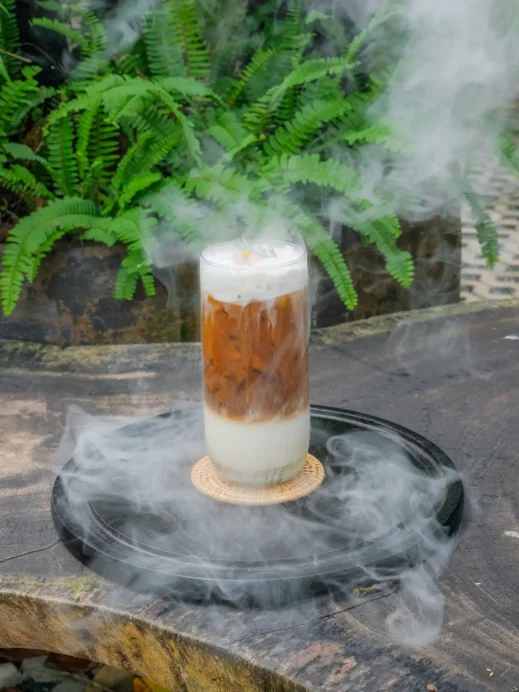 Per la Mer Cafe steamy drink, how cafes shape travel