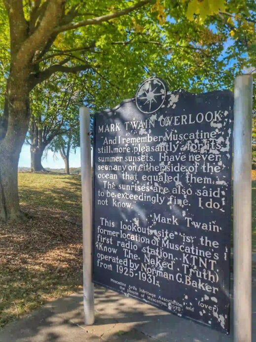 mark twain marker, Muscatine, Iowa
