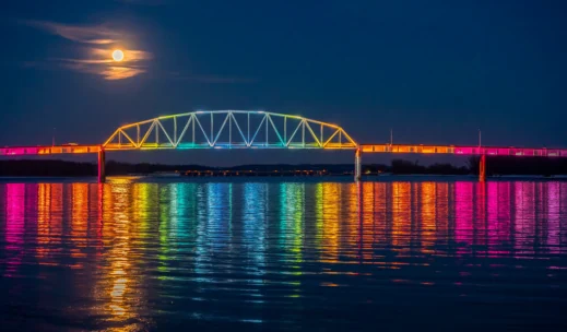muscatine_bridge, best attractions in Muscatine