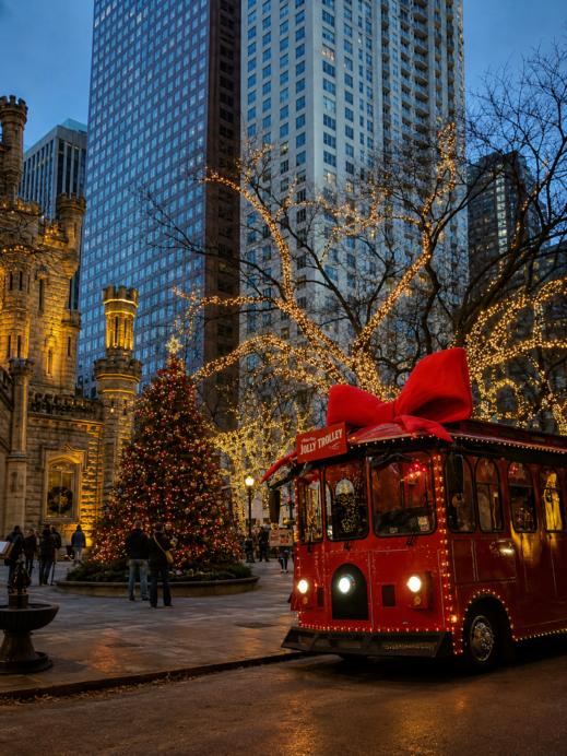 Chicago, Midwest Christmas, bus, lights