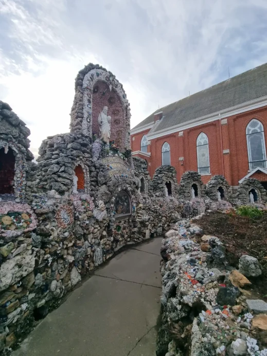Dickeyville, church, pathway