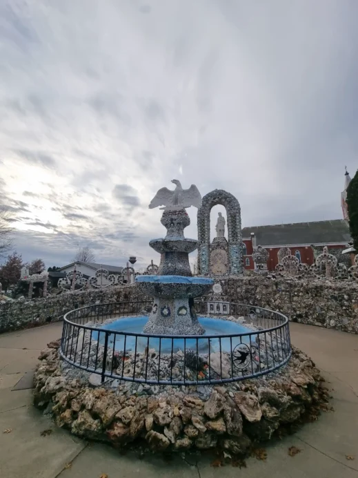 Dickeyville, fountain, eagle
