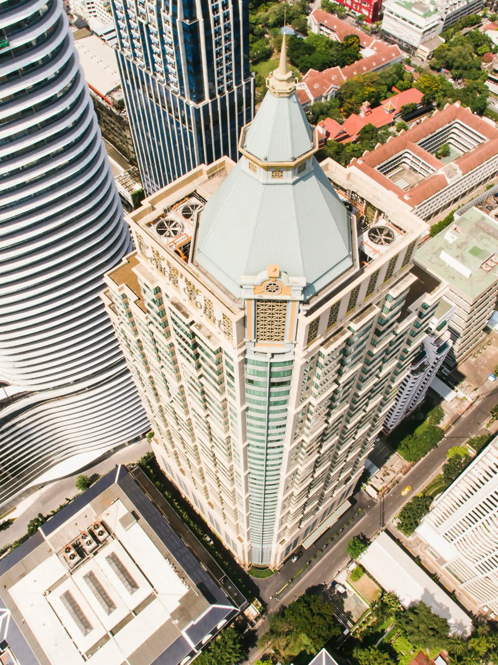 Grande-Centre-Point-Hotel-in-Bangkok