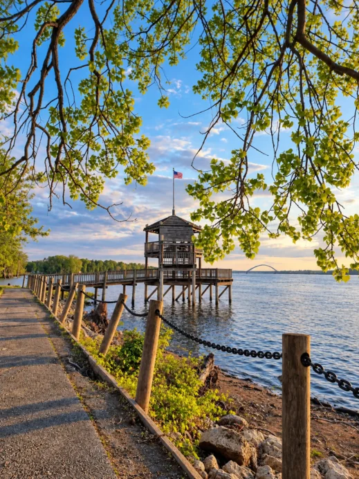 Sunset Park, Golden-Hour Riverside Lookout