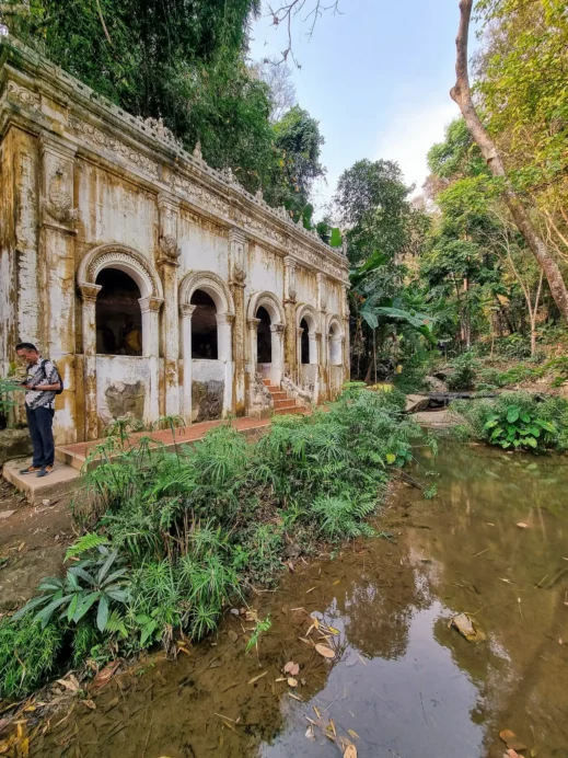 Hiking the Monk’s Trail, temple