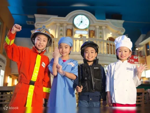 KidZania workers