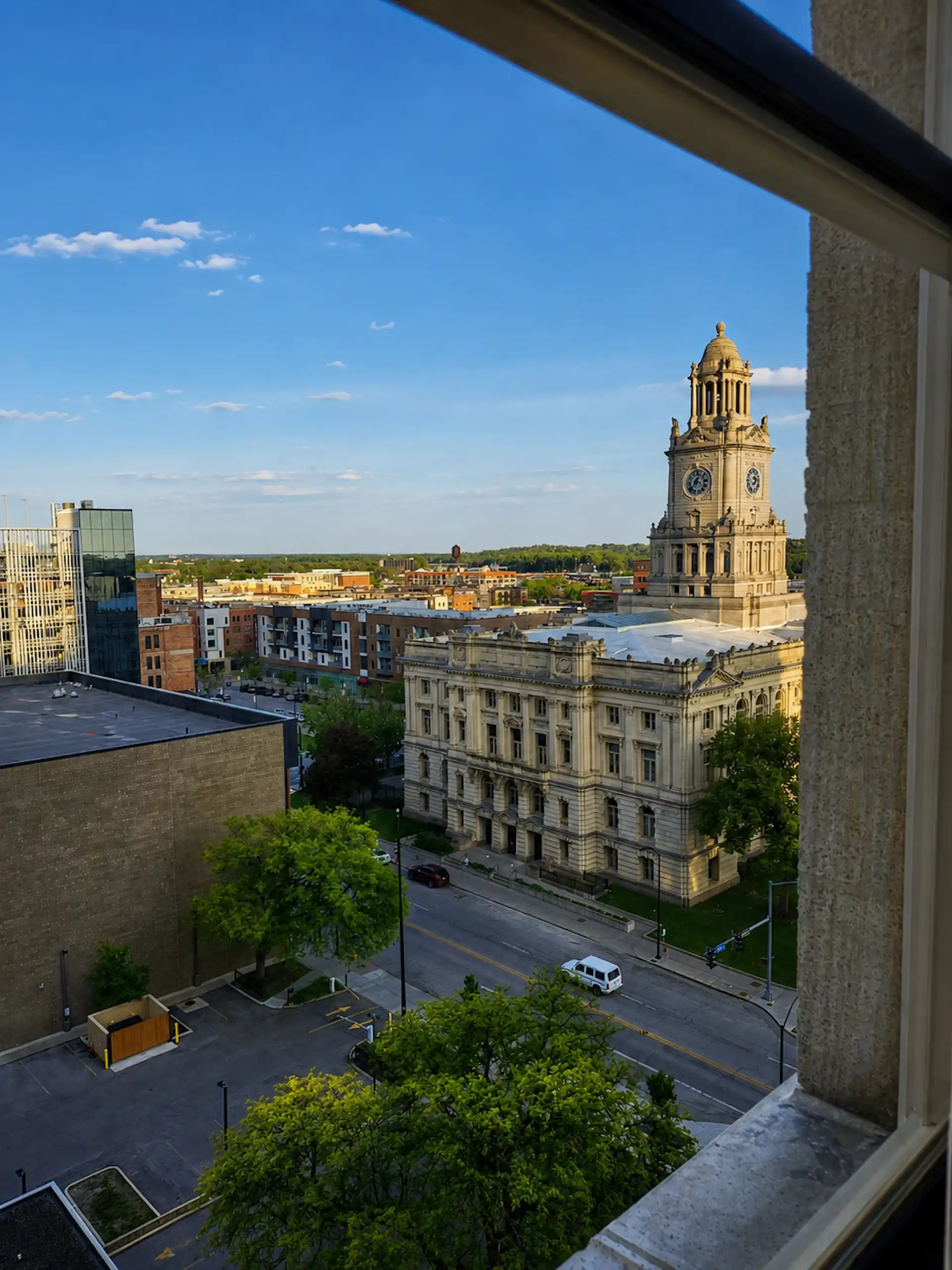 Des Moines, hotel view, Capitol