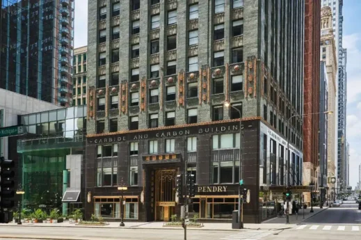 Pendry Chicago Carbon and Carbide Buikding