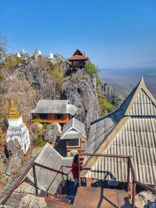 Wat Chalermprakiat, Lampang temple stupas