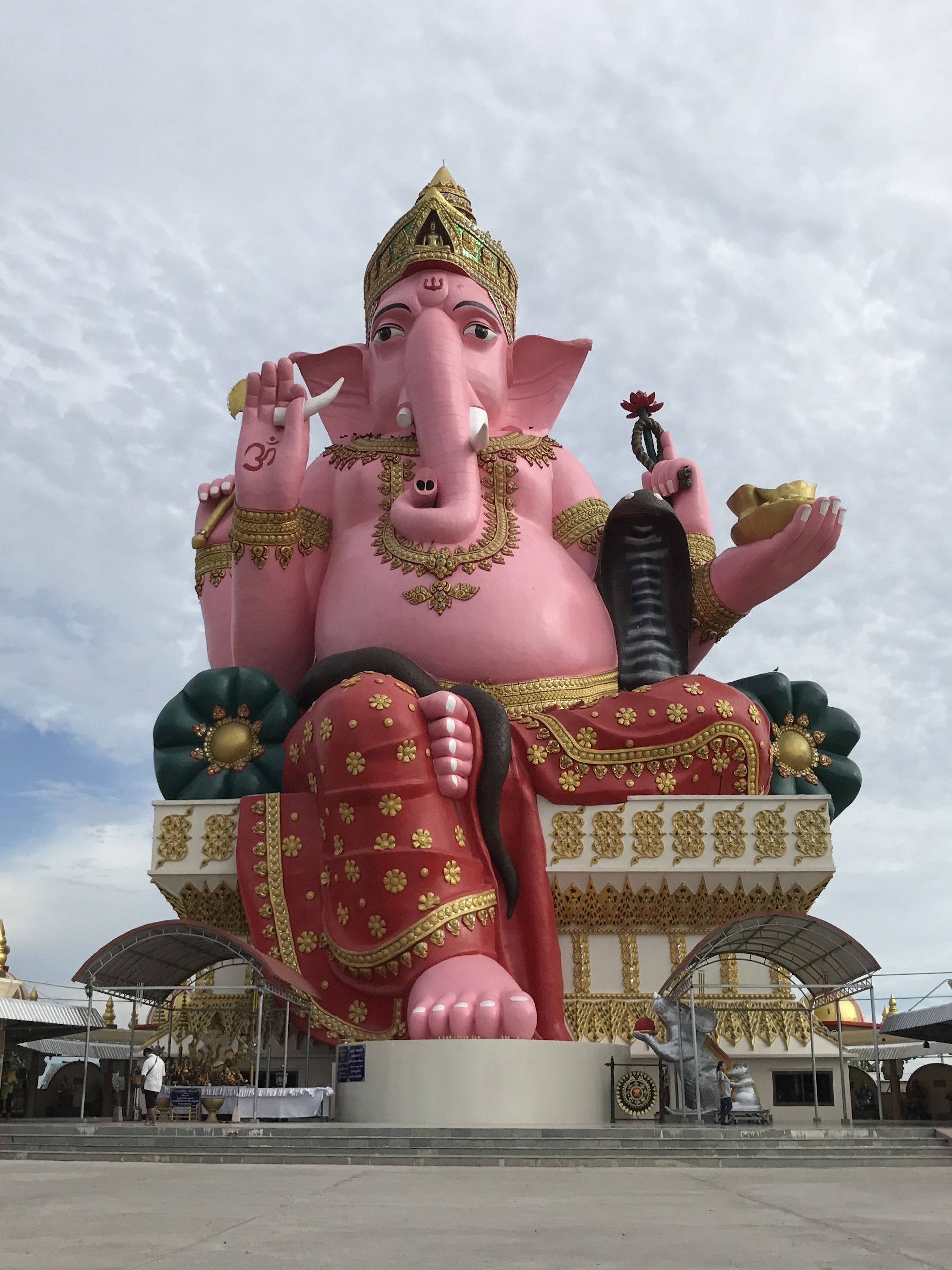 Pink,Giant,Statue,Of,The,Chubby,,Gentle,,Wise,,Elephant-headed,Ganesh,