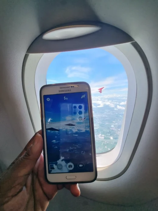airplane picture in picture