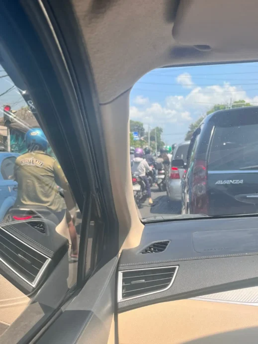 Bali driver traffic