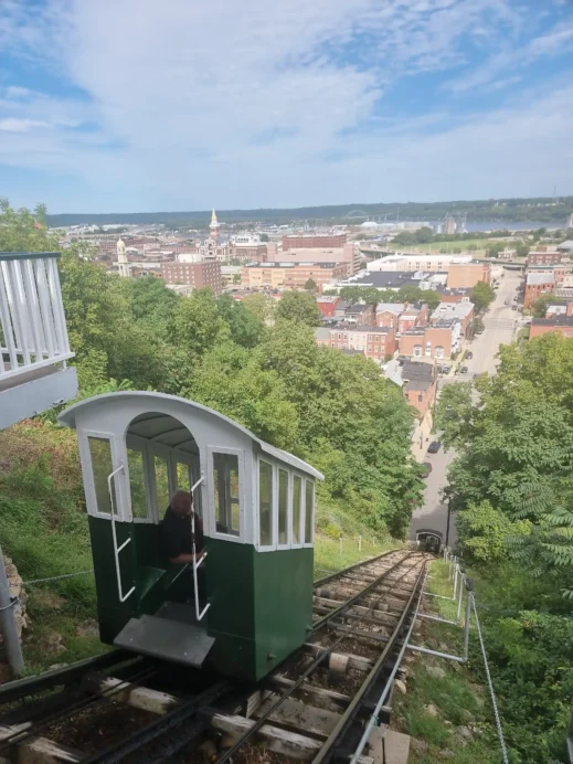 Dubuque weekend cable car