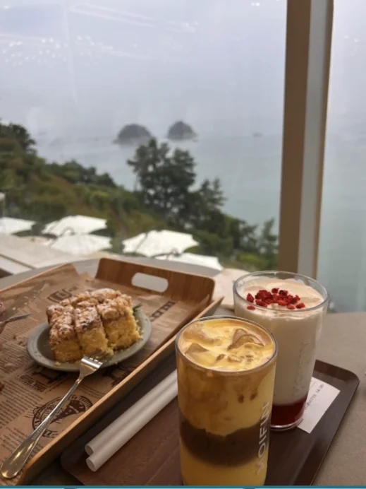 Moi Fin Cafe Yeosu South Korea drinks with view