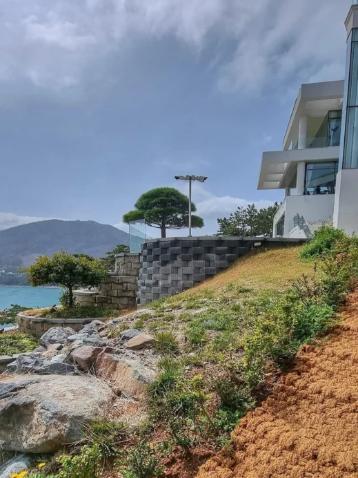 Moi Fin Cafe Yeosu South Korea hillside