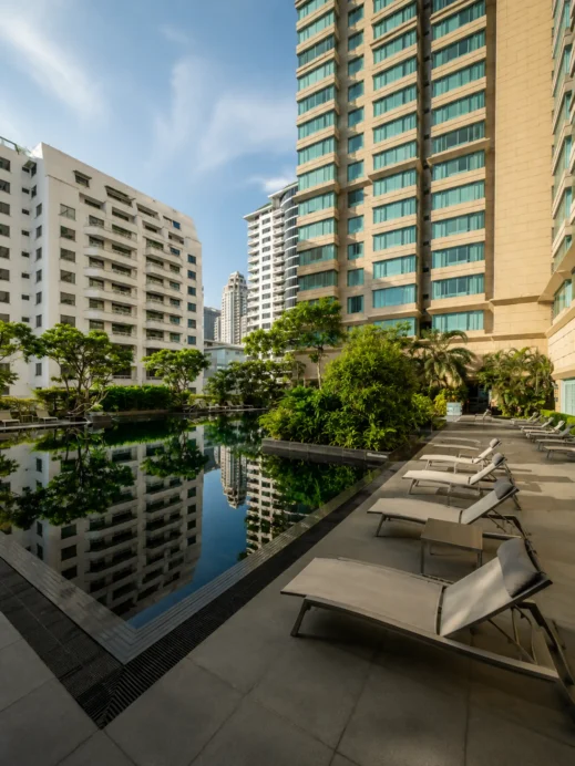 Grande Centre Point Hotel Ratchadamri pool