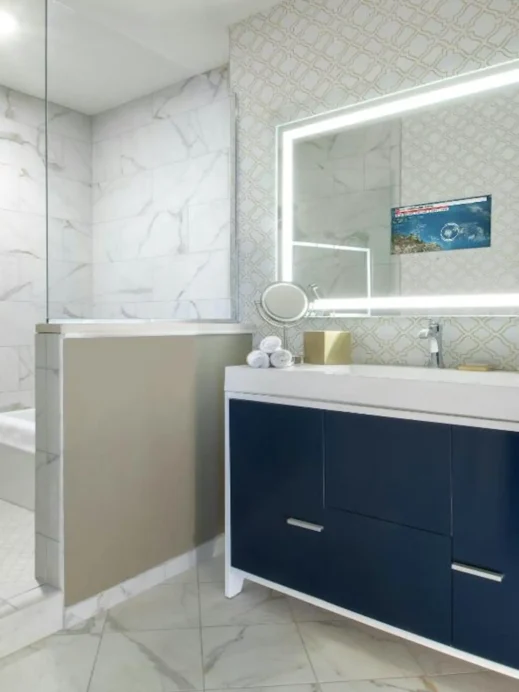 Hotel St Louis bathroom