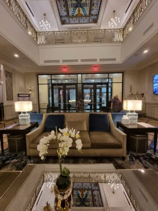 Hotel St Louis sofa flower