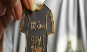 Running the Paris Marathon medal