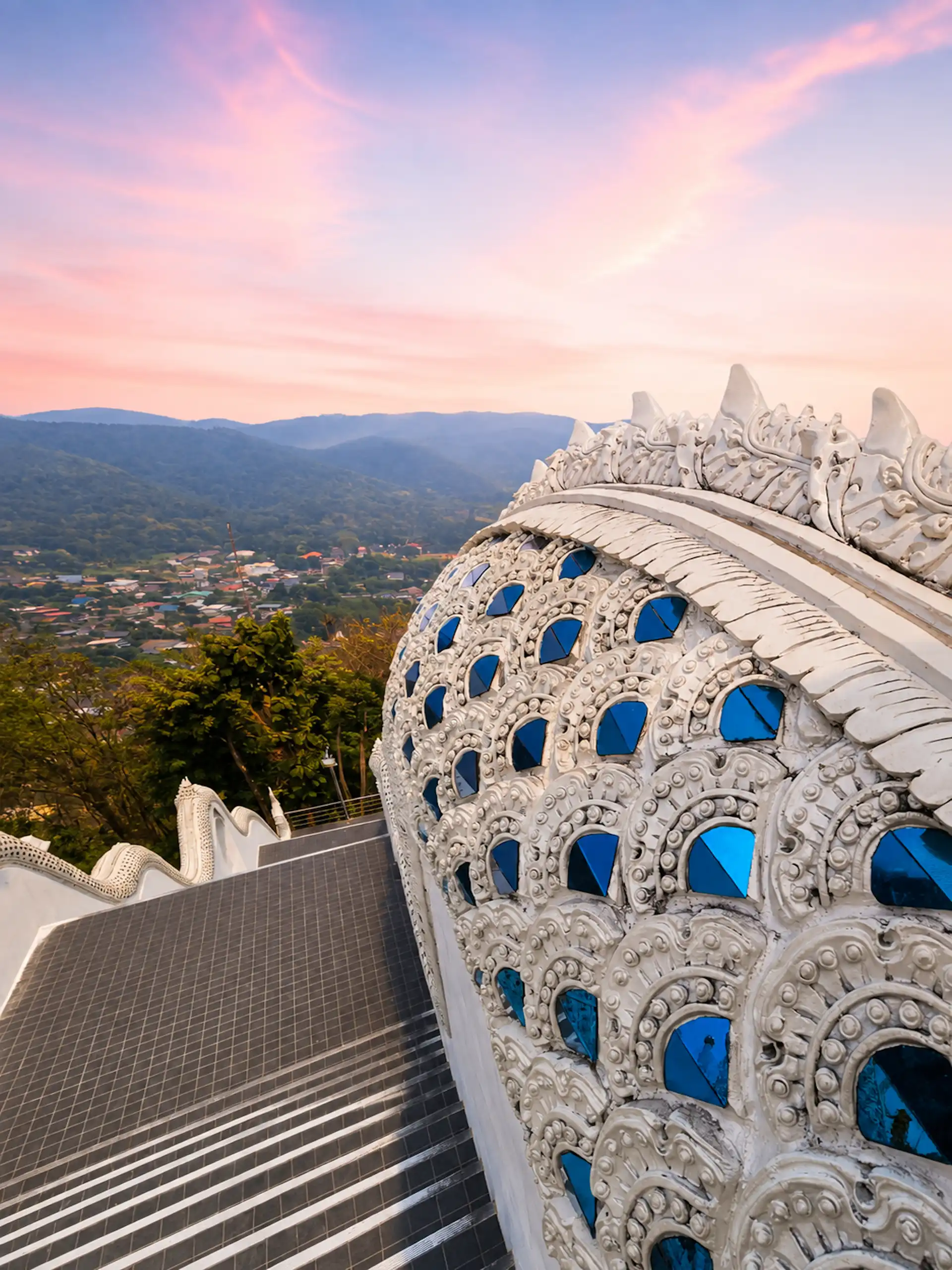 Wat-Ban-Pong-Pagoda-Chiang-Mai-Thailand