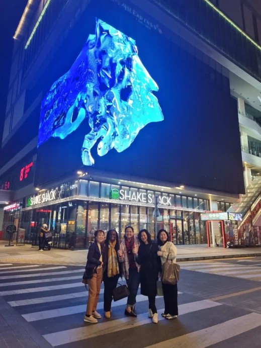 my friends South Korea girls dinner
