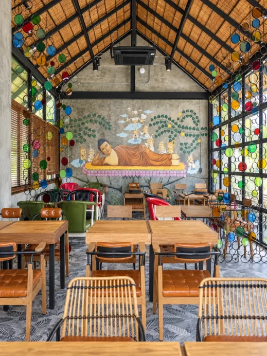 Dantewada, Vibrant restaurant, Buddha mural