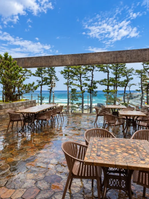 Gangneung, Kirkus Cafe, terrace, Anmok Beach