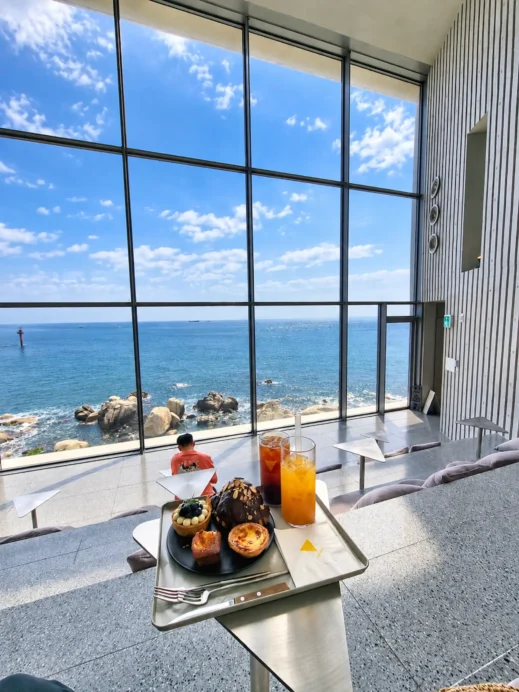 Greetvi Cafe Pastries and Ocean View