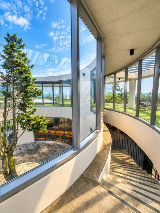 Hey Mer, oval staircase, interior courtyard