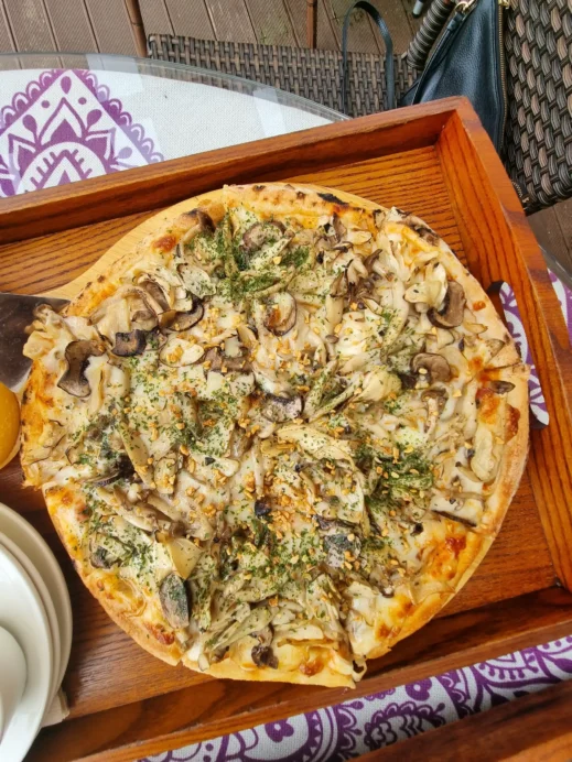 Hidden Blue, Ulsan, chicken pizza