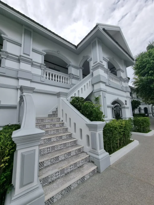 MyBanLao resort stairs