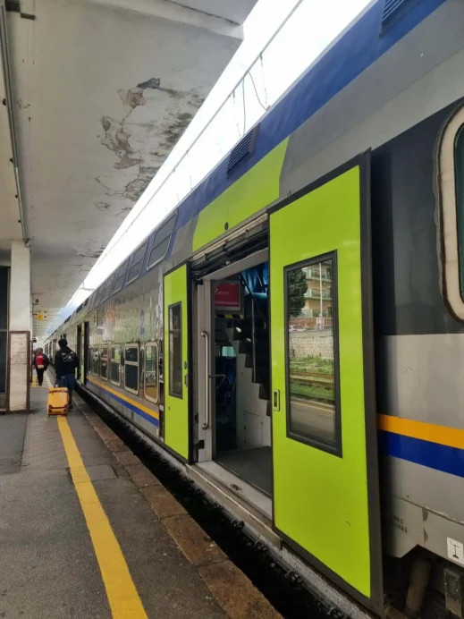 Rome, Train, green doors