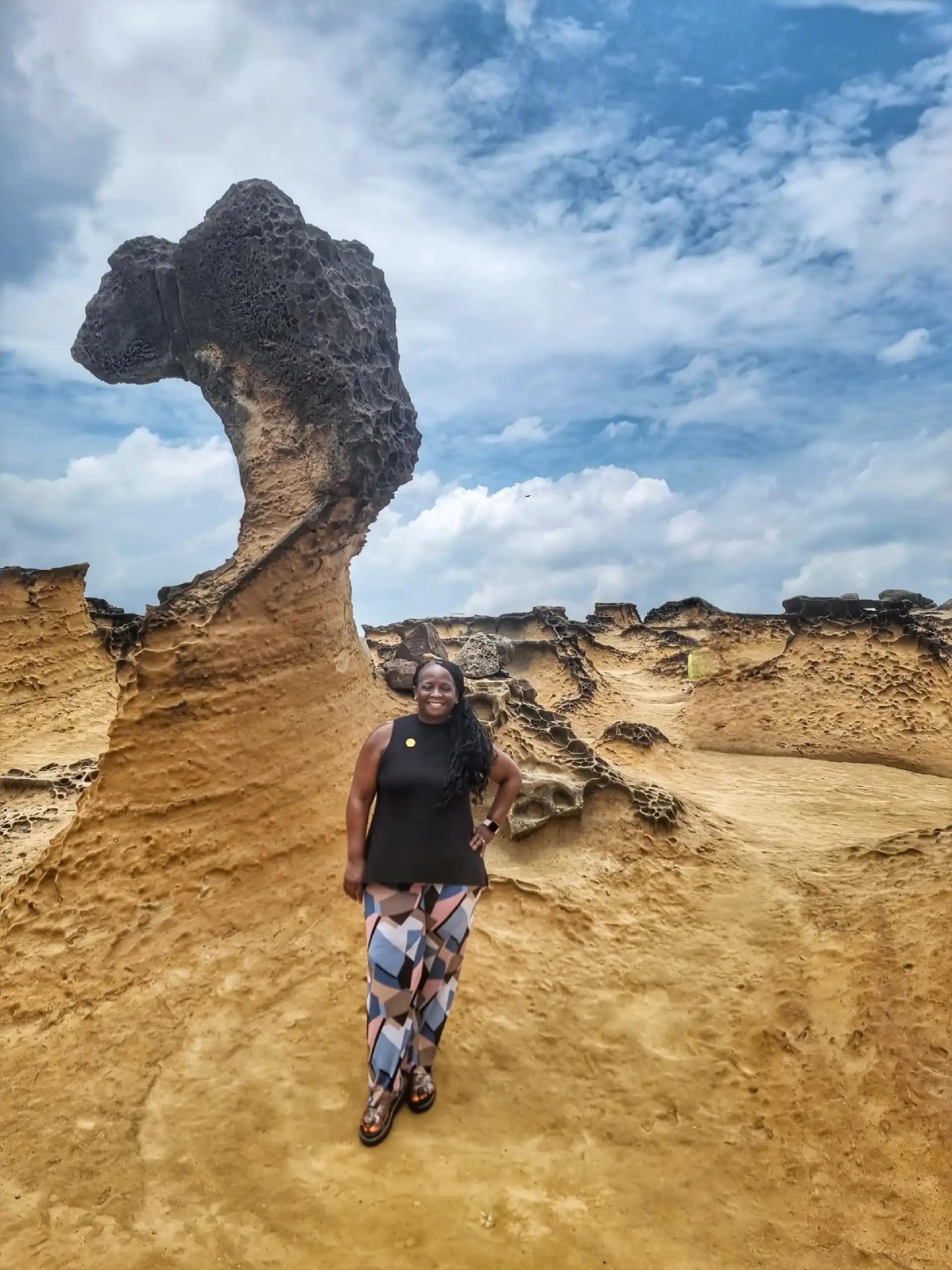 Stacey, Yehliu Geopark hook statue