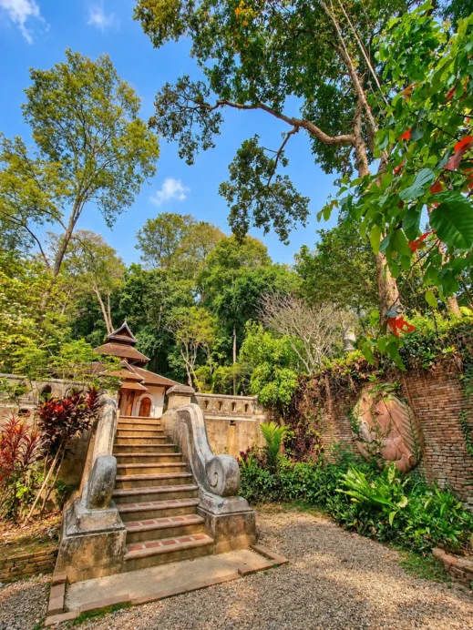 Wat Pha Lat, Temple Garden