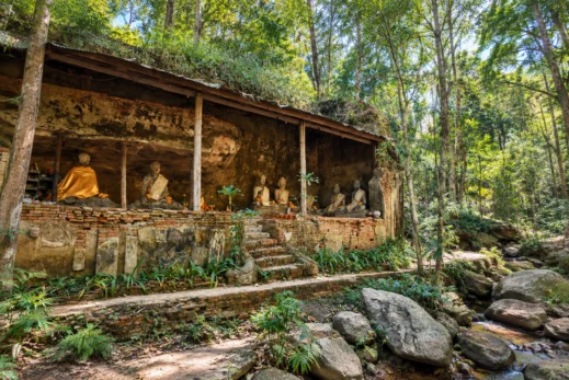 Wat Pha Lat, temple Buddhas
