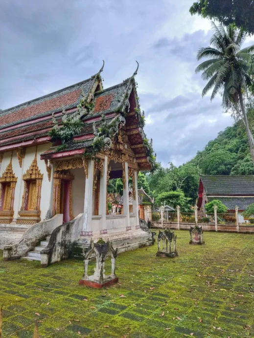 Wat Tham Chiang Dao Temple__ (1)
