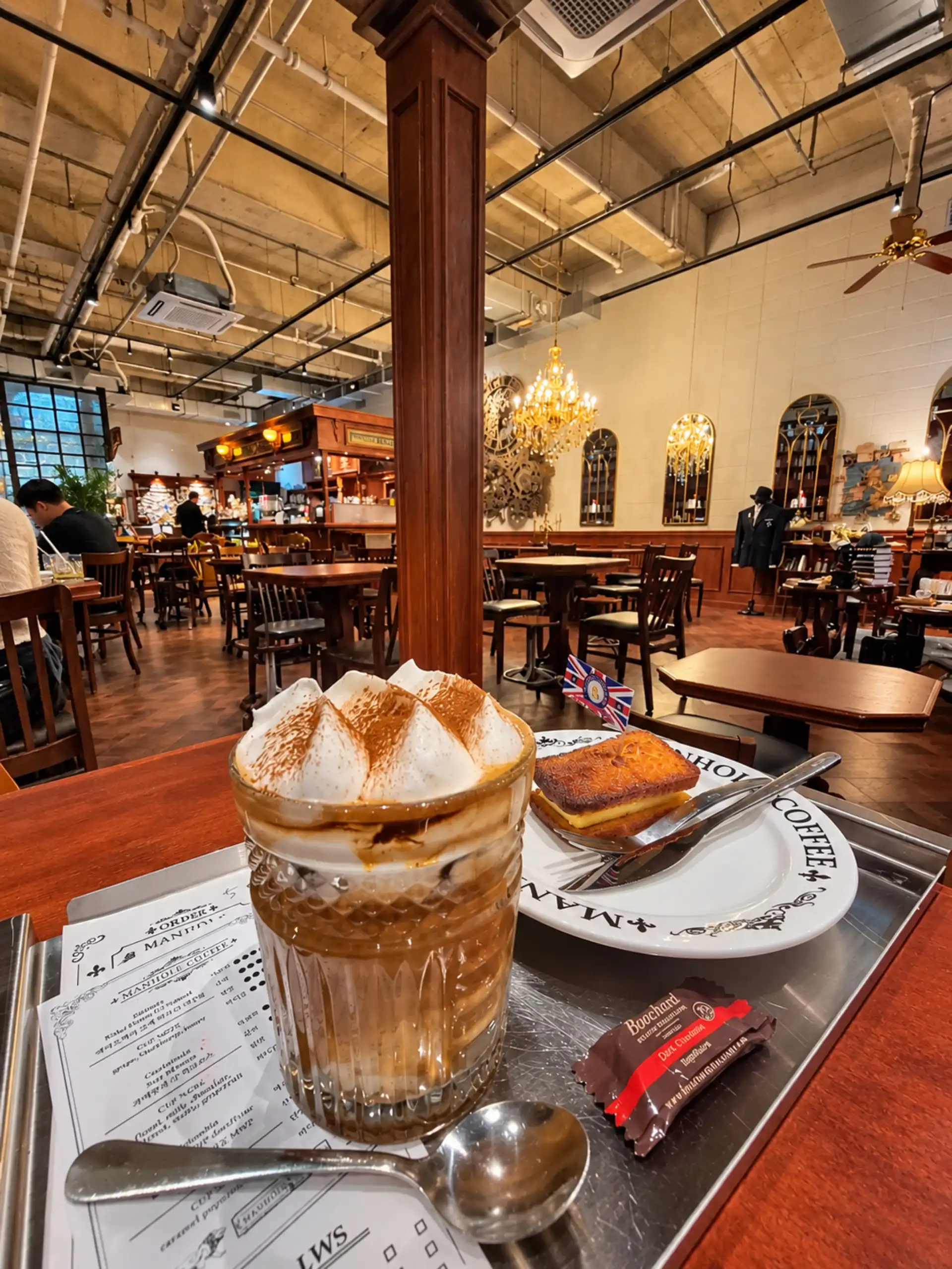 Manhole Coffee, Speakeasy style, Seoul