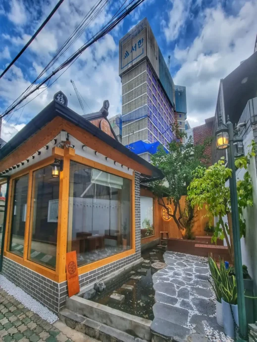 Minwoljae Cafe, exterior