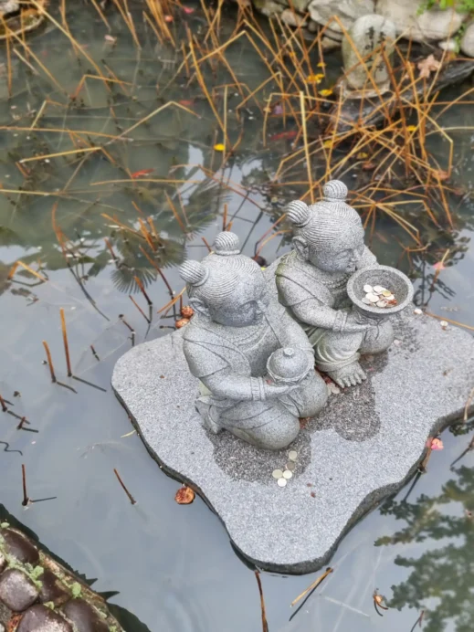Pohang, Chilpodaewonsa Temple, kid statues