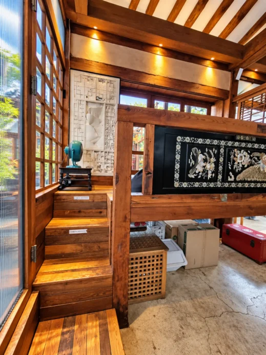 Romance Papa, hanok, steps, Daegu