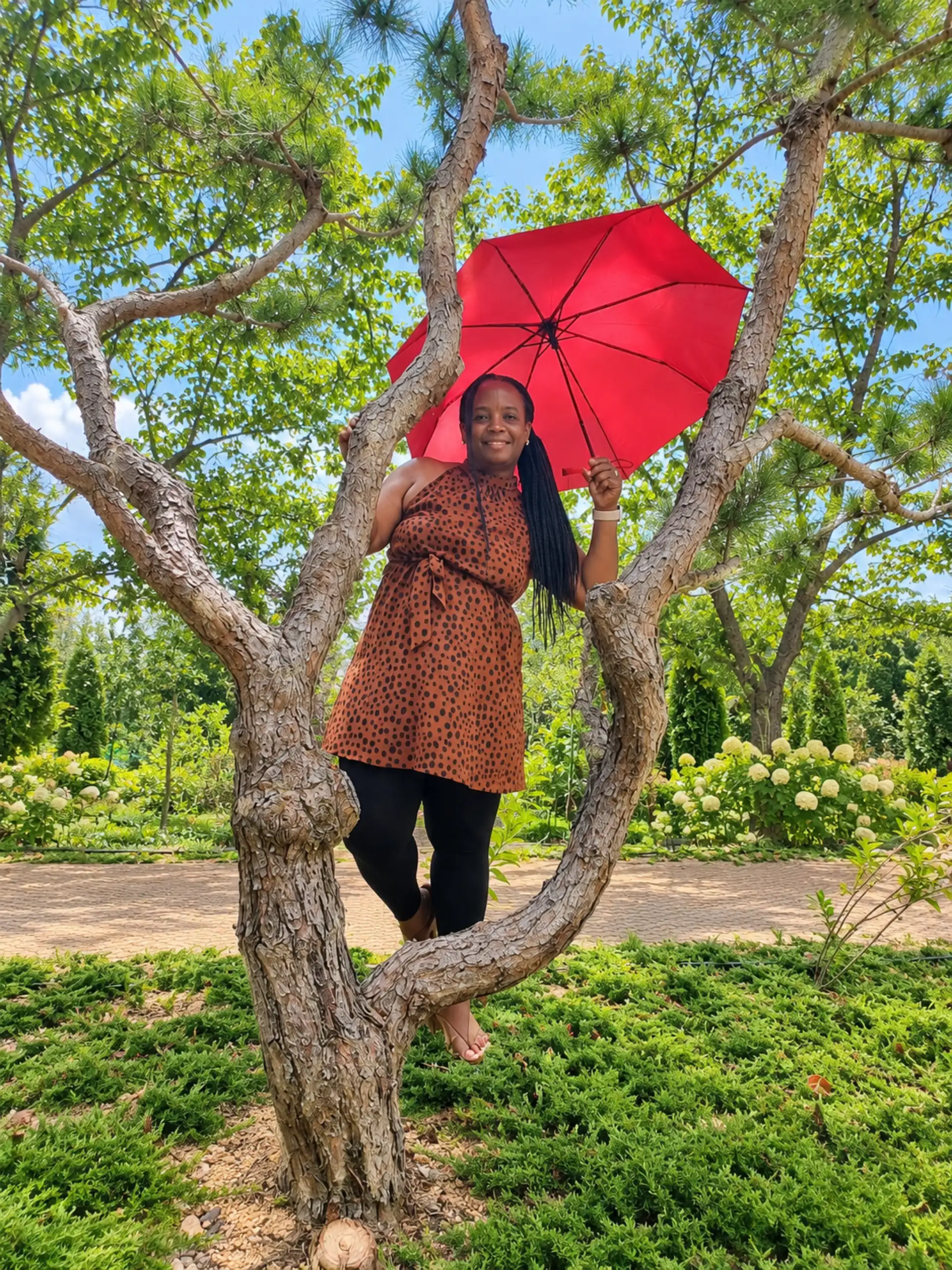 Stacey, red umbrella, tree, Suseong cafe park